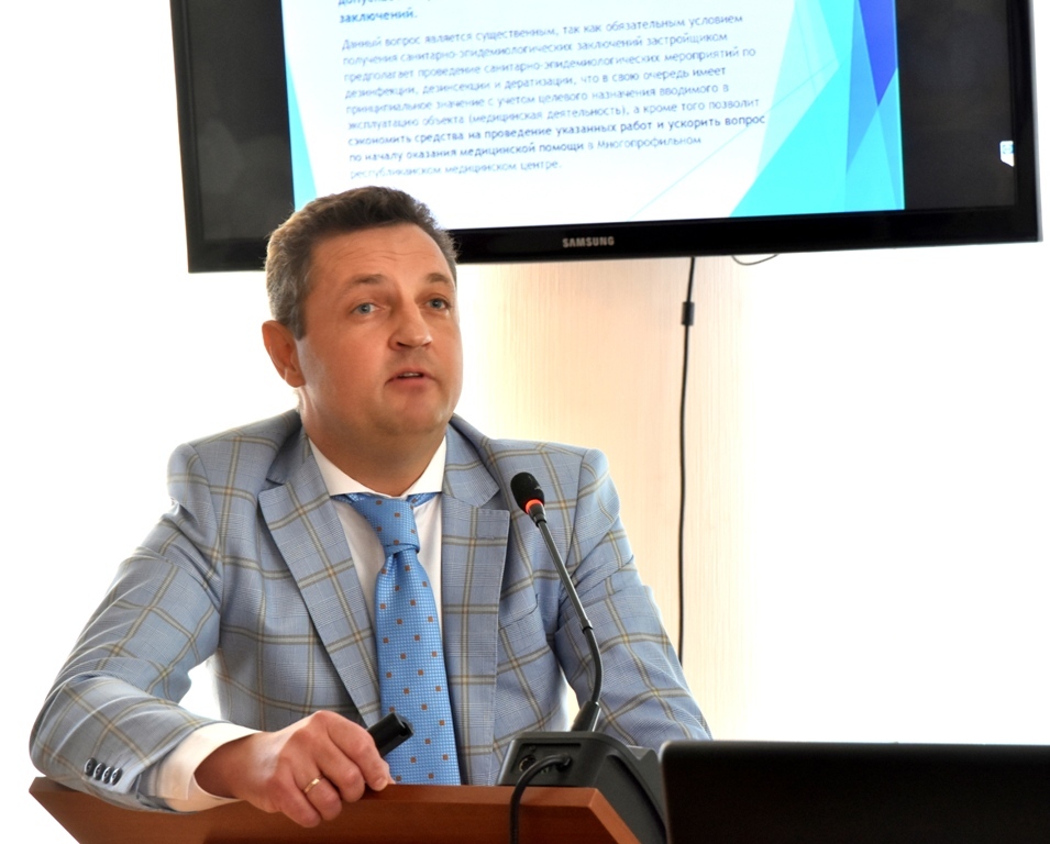 Глава крымского минздрава станет волонтером "ковидного" госпиталя - Российская г